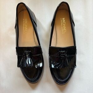 Michael Shannon Women’s Faux‎ Patent Leather Black Tasseled Loafers